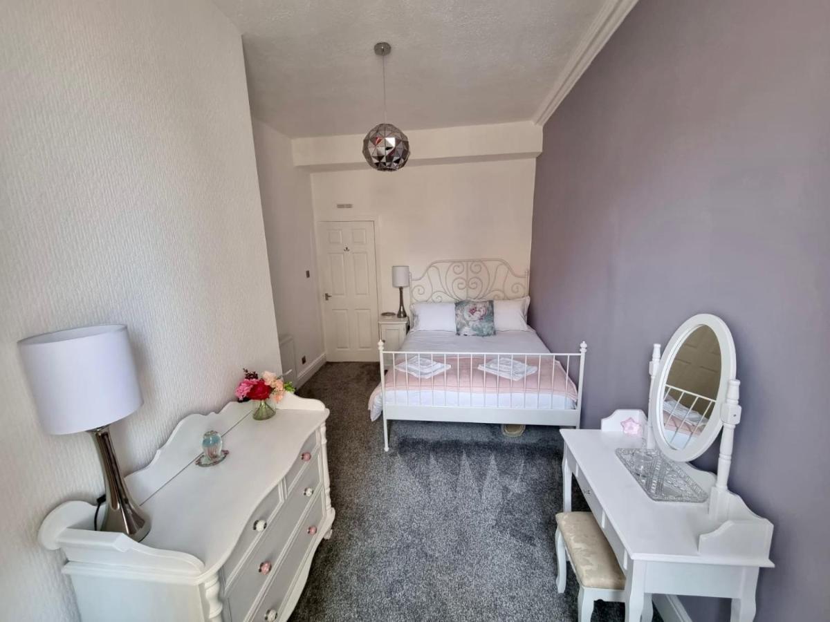 Rose Apartment 2-Bed Town Centre Apartment In Ayr Luaran gambar