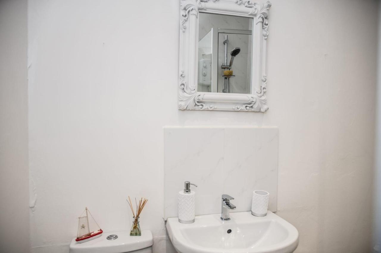 Rose Apartment 2-Bed Town Centre Apartment In Ayr Luaran gambar